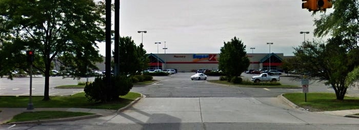 K-Mart (Kmart) - Taylor - 21111 Van Born Rd (newer photo)